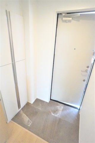 エスカイヤーⅨの玄関|大きいシューズボックスがあり玄関は広く使えますね