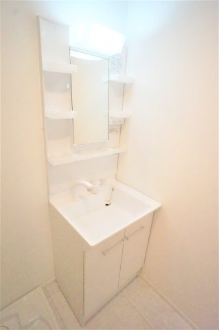 エスカイヤーⅨの独立洗面台|朝など便利なシャンプードレッサーです