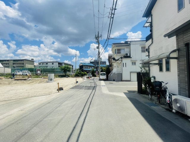 太秦袴田町　２号地の前面道路含む現地写真