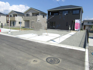 【前面道路含む現地写真】 | 前面道路含む現地写真です