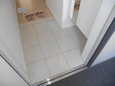 リヴェール綾堀川の玄関|玄関