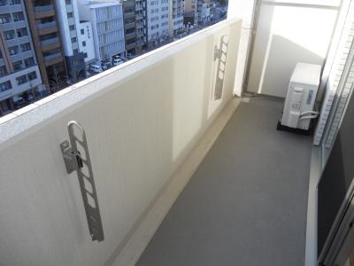 リヴェール綾堀川のバルコニー