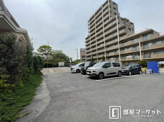 【駐車場】