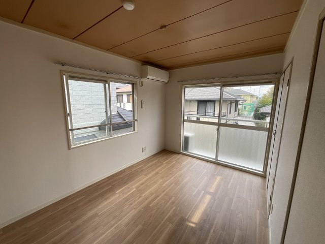【洋室】 | ヴィレッジ藤原台北町A棟 | 5.5帖の洋室です