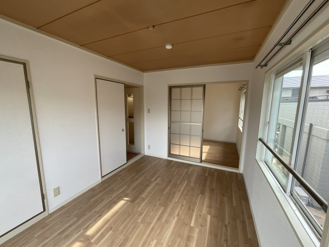 【洋室】 | ヴィレッジ藤原台北町A棟 | 寝室としてもご利用いただけます