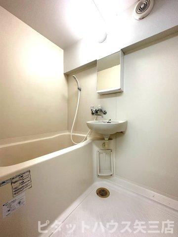 メゾン南昭和の浴室|落ち着いた空間のお風呂です