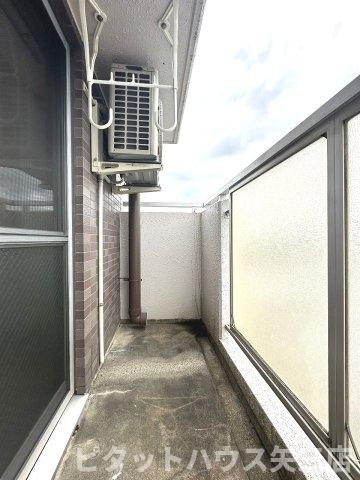 メゾン南昭和のバルコニー|外からの目が気にならないバルコニーで洗濯物が干せます