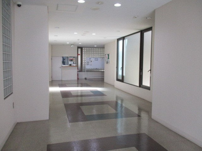 【ロビー】 | 朝日プラザ淡路 | ゆとりのあるロビーです