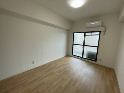 【居間・リビング】 | 朝日プラザ淡路 | ゆったりとした居間です