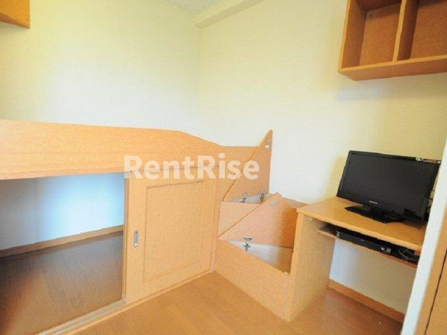 レオパレスｆｉｄａｒｅの収納|ベッド下には広々収納スペース！