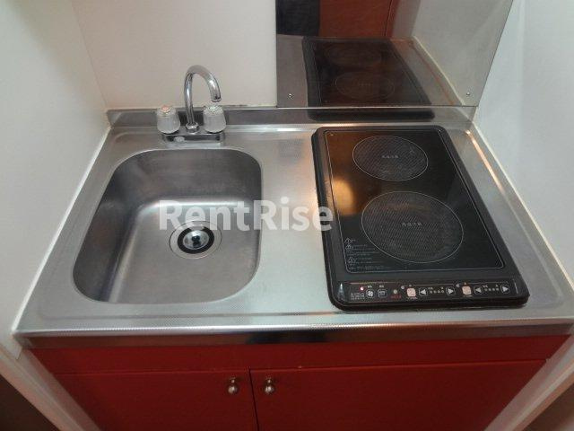 レオパレスｆｉｄａｒｅのキッチン|安心安全の電気コンロ、加熱力はばっちりのラジエントヒーター！