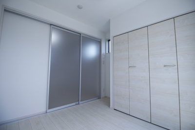 【洋室】 | conte_02  | 落ち着いた色調の洋室です