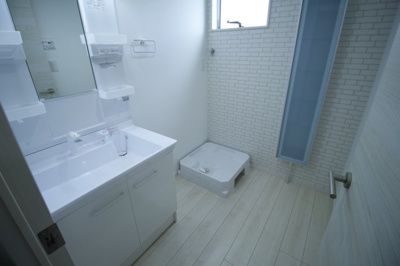 【洗面所】 | conte_02  | 脱衣スペースもあります