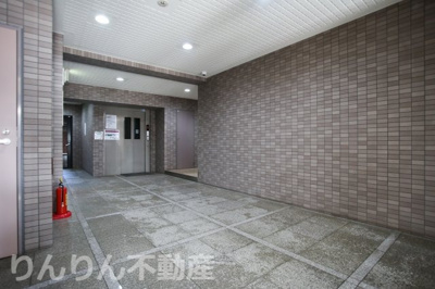 【ロビー】 | リバティマンション | 建物の内部です