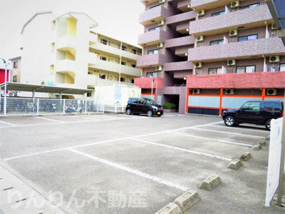 【駐車場】 | リバティマンション | 駐車場があります
