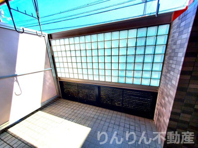 【バルコニー】 | リバティマンション | 外からの目が気にならないバルコニーで洗濯物が干せます