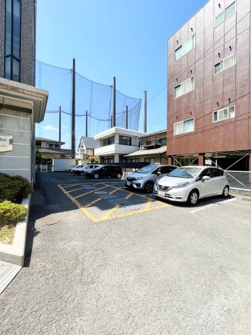 アベニューモリst.Vの駐車場