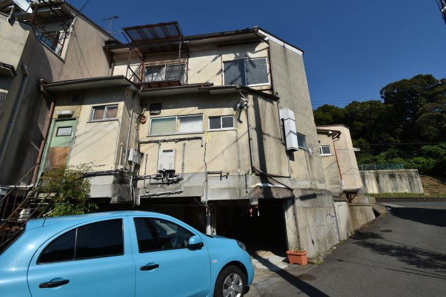 長岡京市滝ノ町2丁目　店舗付住宅の外観
