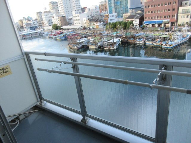 Wins Akashiの駐車場