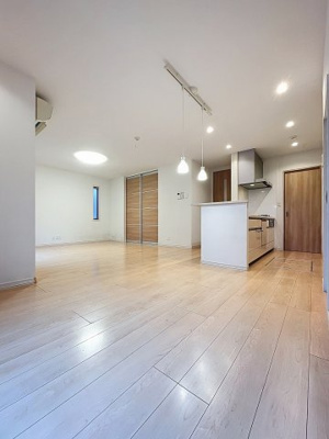 【居間・リビング】 | レイクタウン1丁目戸建 | ★20帖の広々としたリビングです★