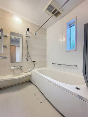 【浴室】 | レイクタウン1丁目戸建 | ★浴室換気乾燥暖房機付きで雨の日のお洗濯も安心です★