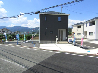 【前面道路含む現地写真】 | 前面道路含む現地写真です