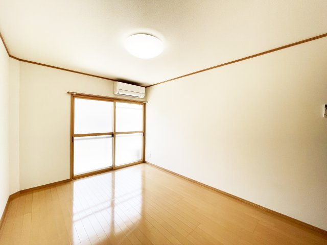 中吉野ハイツの洋室