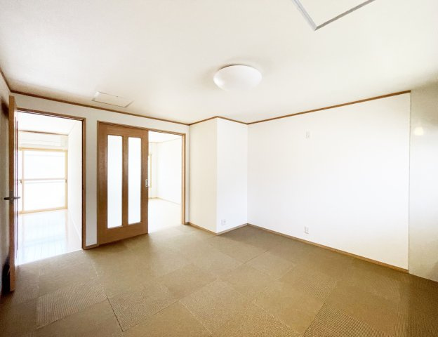 中吉野ハイツの居間・リビング