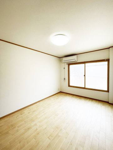 中吉野ハイツの居間・リビング