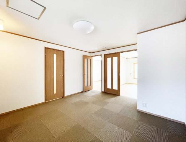 中吉野ハイツの居間・リビング