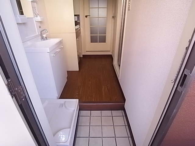 アミティエ山手の玄関