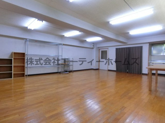 【内装】 | MKハイツ | 明るい色調の室内です