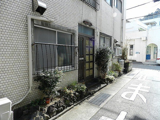 【前面道路含む現地写真】 | 熱海市網代　戸建