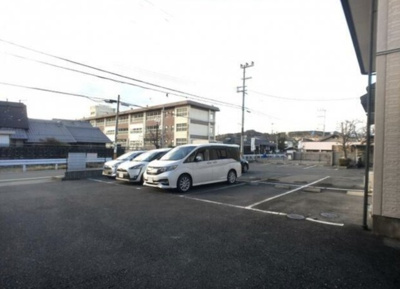 【駐車場】 | エーデルハイム千代川B棟 | 駐車場完備です