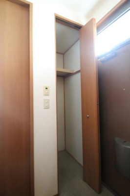 【収納】 | プレミール泉 | 玄関にある収納です