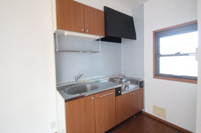 【キッチン】 | プレミール泉 | お料理しやすいキッチンです