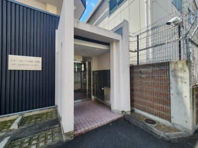 エル・セレーノ西院Ⅰ番館のエントランス