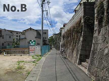 広島市西区己斐西町　土地(全２区画)(JS)の前面道路含む現地写真