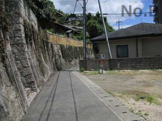 広島市西区己斐西町　土地(全２区画)(JS)の前面道路含む現地写真