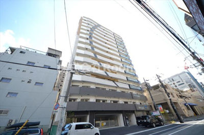 【外観】 | セレニテ本町東リアン | 外観は落ち着いています