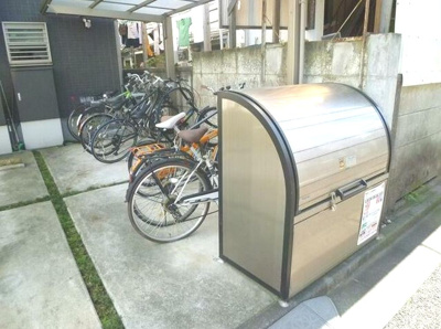 【その他共用部分】 | レガシエ　12842 | 敷地内に駐輪場・ゴミ置き場があります(^^)/