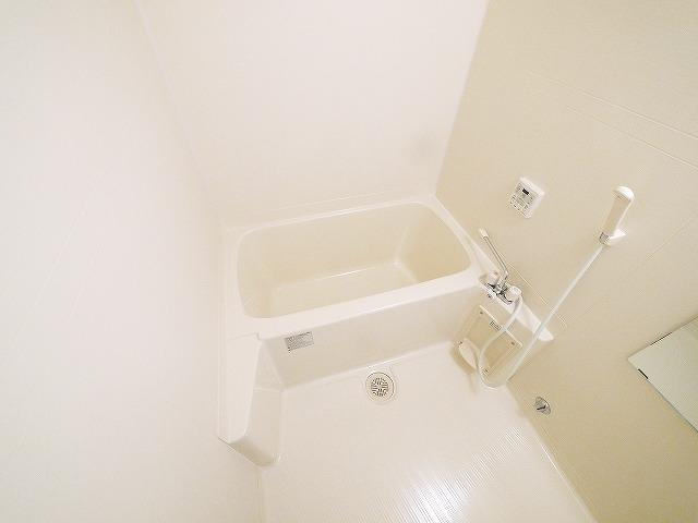 アムール Halekulaniの浴室|コンパクトで使いやすいお風呂です