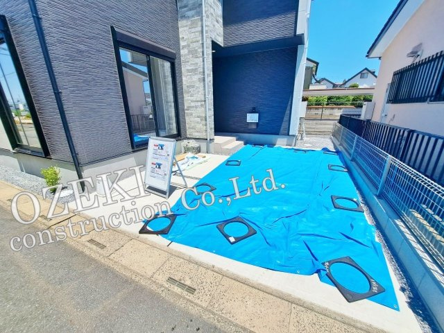 越谷市下間久里新築戸建て　個性が光る、世界に1棟だけの分譲住宅-KEIAI Style-の駐車場