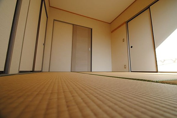 サンウイングA棟の和室