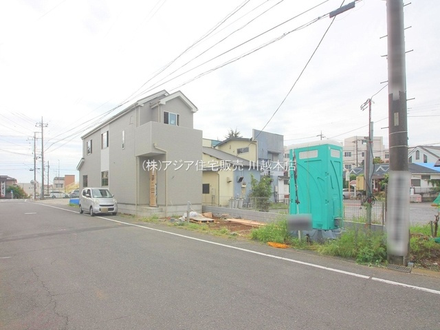 川越市小堤　新築戸建の前面道路含む現地写真|前面道路含む外観　外構