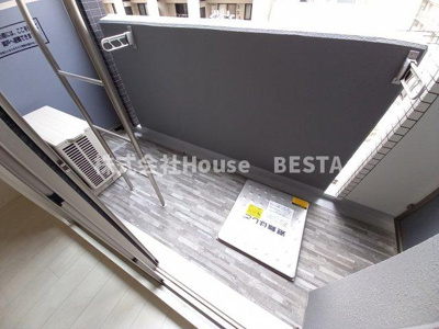 【バルコニー】 | CREST TAPP 神戸湊町 NOIR