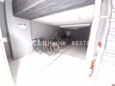 【駐車場】 | CREST TAPP 神戸湊町 NOIR