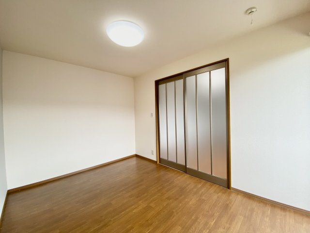 【洋室】 | Ｃｏｚｙ Ｃｏｕｒｔ　Ｂ棟