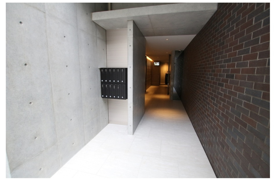 b.KYOMACHIBORIのエントランス