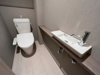 b.KYOMACHIBORIのトイレ